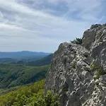 Velaj