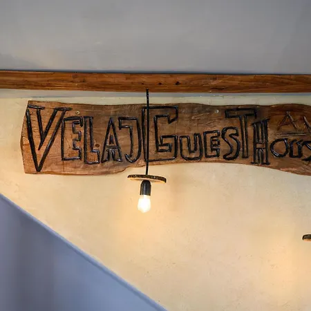 Velaj Πανσιόν *